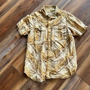 Men’s plaid snap shirt
